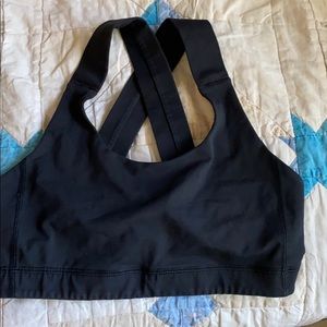 Lululemon sports bra size 6